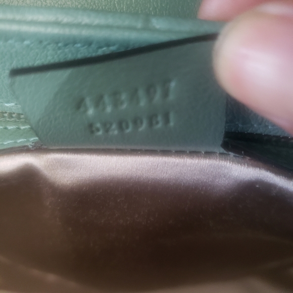 Gucci GG Marmont Multi-Color Sequined Shoulder Bag - Picture 8 of 9